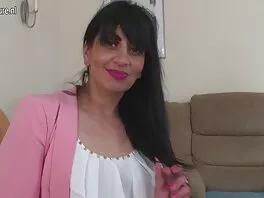 Семейни путката на баба удари - влюбен братовчед