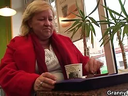 Чувствам зрели баби се Гроуви!