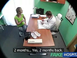 Великолепна латино гола стара баба уличка дава перфектен минет